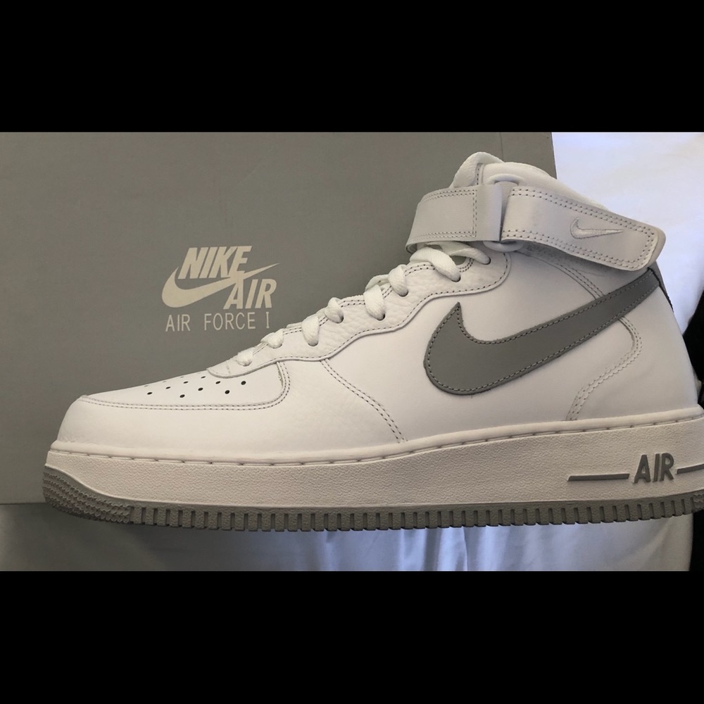 Nike Air Force 1 Mid 07